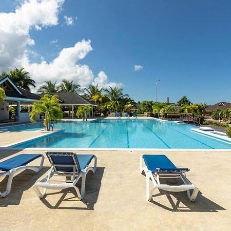 Richmond - Heroes Villa, Ac, Security, Access To Pool, Playground & Private Beach - Welcome Breakfast Basket Bagian luar foto