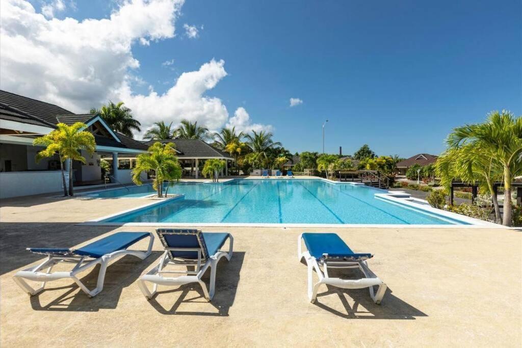 Richmond - Heroes Villa, Ac, Security, Access To Pool, Playground & Private Beach - Welcome Breakfast Basket Bagian luar foto