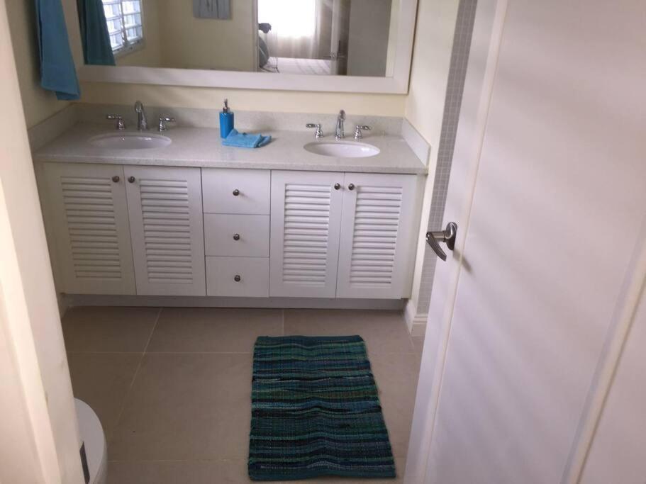 Richmond - Heroes Villa, Ac, Security, Access To Pool, Playground & Private Beach - Welcome Breakfast Basket Bagian luar foto