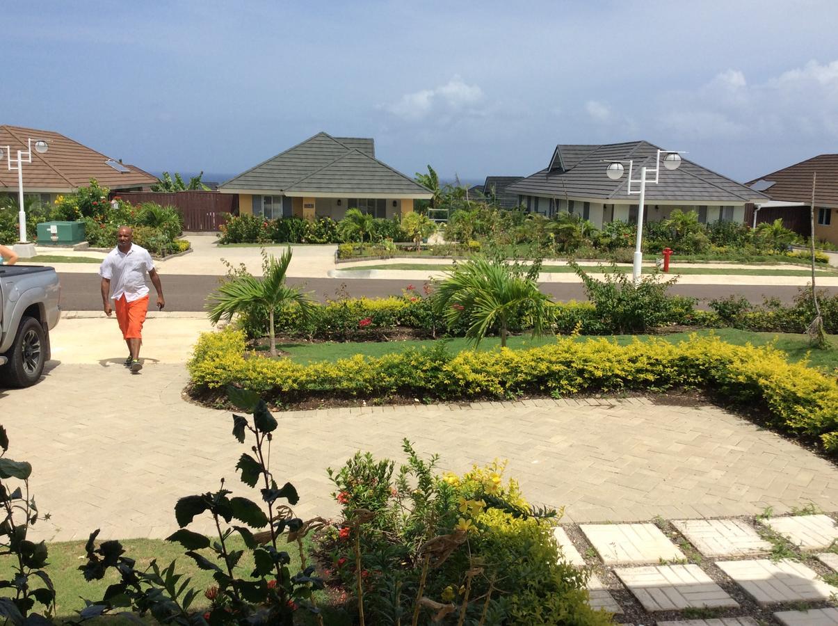 Richmond - Heroes Villa, Ac, Security, Access To Pool, Playground & Private Beach - Welcome Breakfast Basket Bagian luar foto